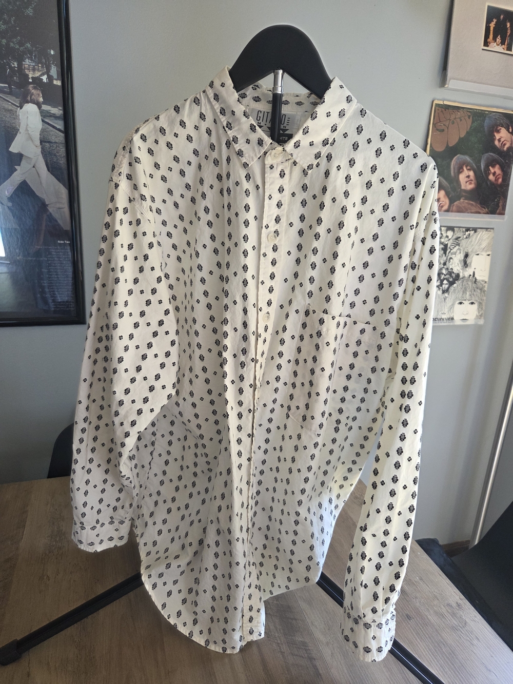 VINTAGE Gitano White Button-Up Shirt with Black Geometric Print